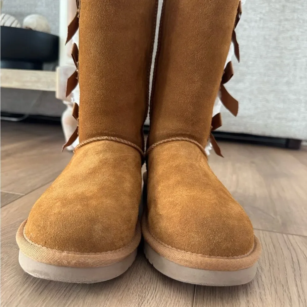 NWOT Koolaburra by UGG Tan Boots with Plush Lining - Size 6